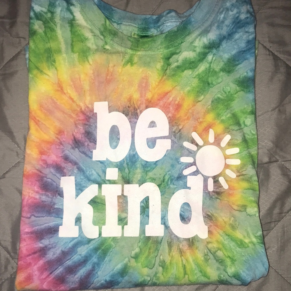 “Be kind” T-shirt